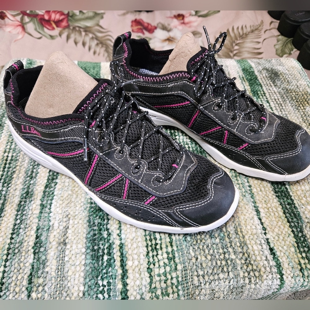 L.L. Bean Black & Pink Lightweight Mesh Walking Shoes Size 8M EUC